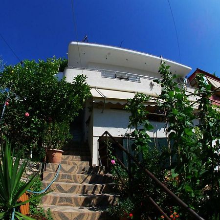 Rafail'S Apartment ซารานเดอ ภายนอก รูปภาพ