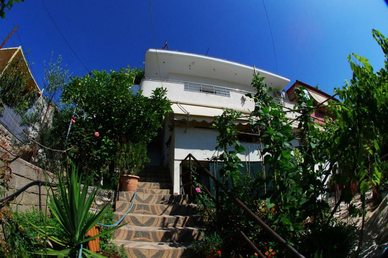 Rafail'S Apartment ซารานเดอ ภายนอก รูปภาพ
