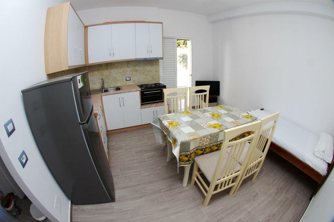 Rafail'S Apartment ซารานเดอ ภายนอก รูปภาพ